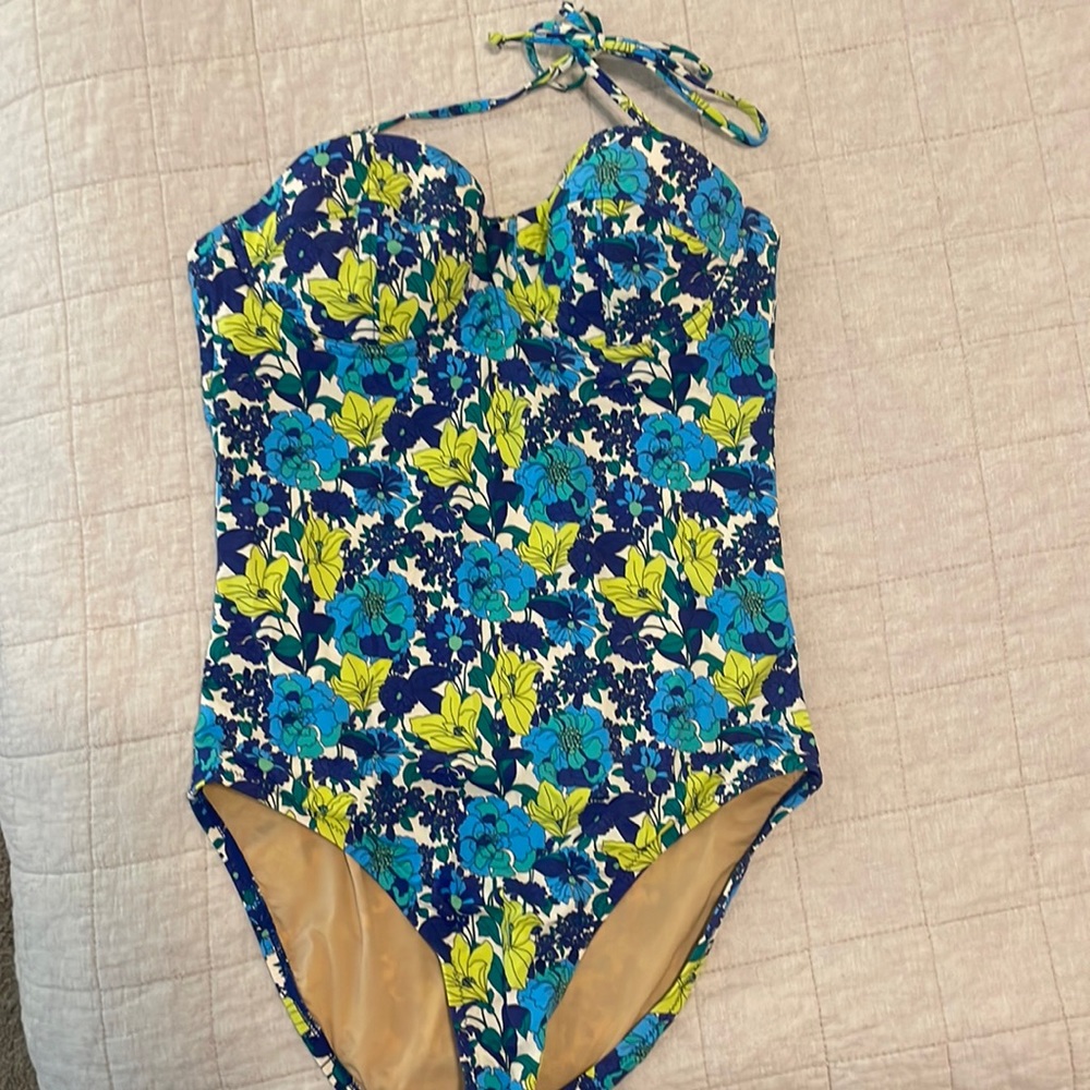 JCrew one piece swimsuit with removable strap.